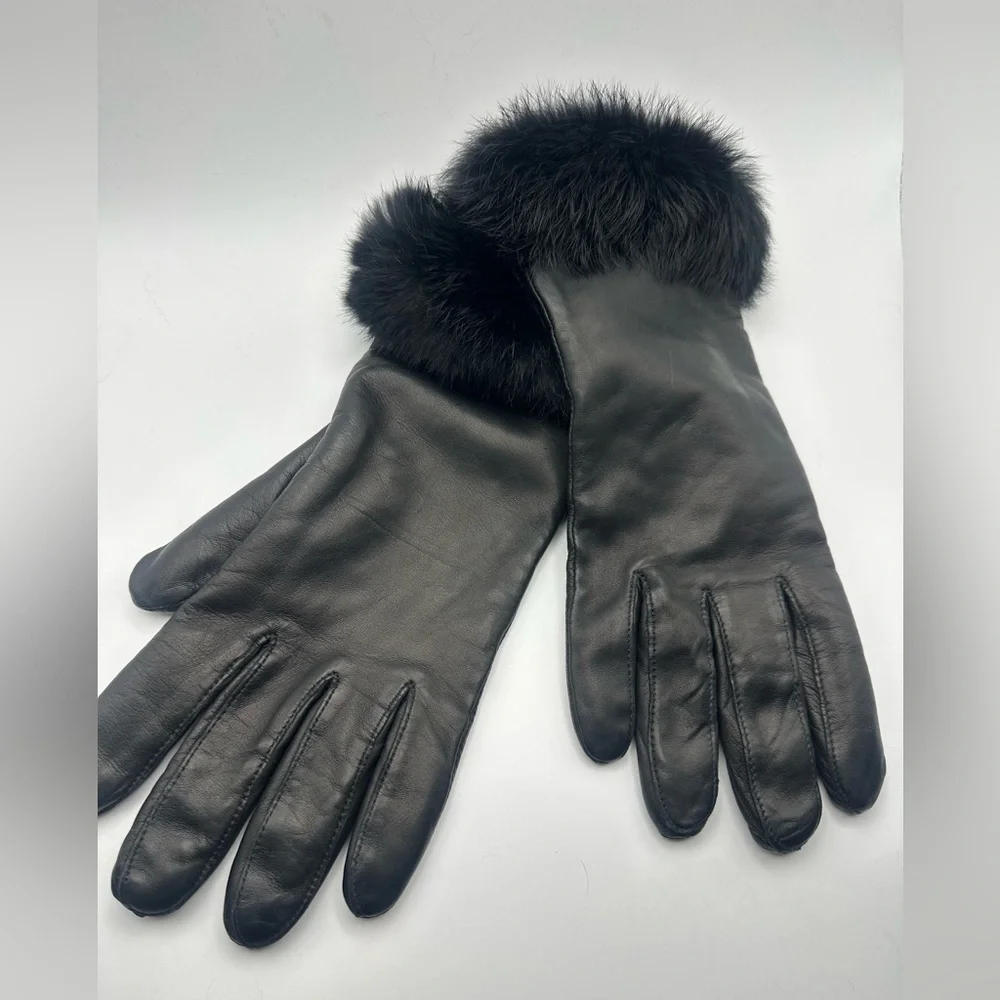 Black leather gloves with faux fur cuff trim